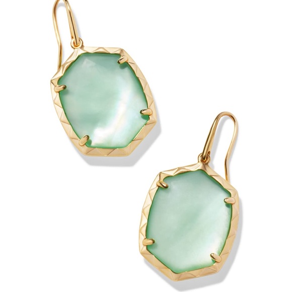 Kendra Scott Jewelry - Kendra Scott Daphne Gold Drop Earrings in Light Green Mother-of-Pearl